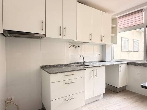 Apartamento T1 em Moscavide - 2º andar - p/ Arrendar