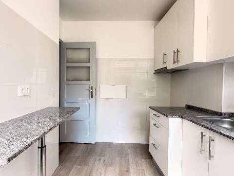 Apartamento T1 em Moscavide - 2º andar - p/ Arrendar