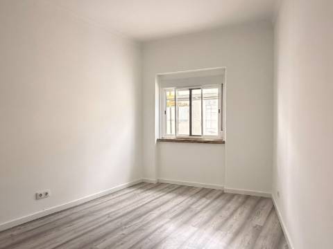Apartamento T1 em Moscavide - 2º andar - p/ Arrendar