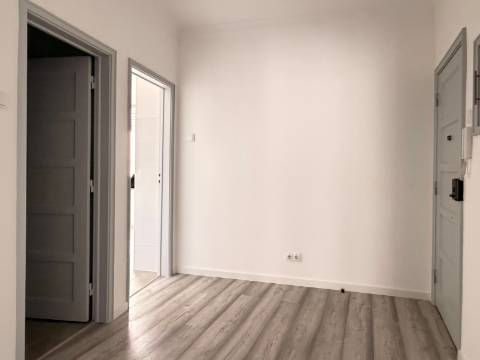 Apartamento T1 em Moscavide - 2º andar - p/ Arrendar
