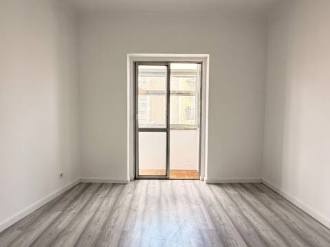 Apartamento T1 em Moscavide - 2º andar - p/ Arrendar