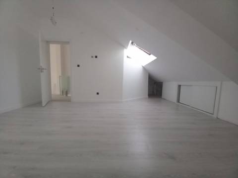 Apartamento T3 duplex, Costa da Caparica, Almada