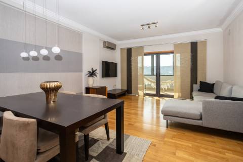 Apartamento T3 com garagem, Nova Azeda,Setúbal