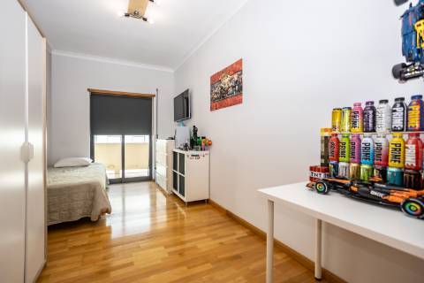 Apartamento T3 com garagem, Nova Azeda,Setúbal