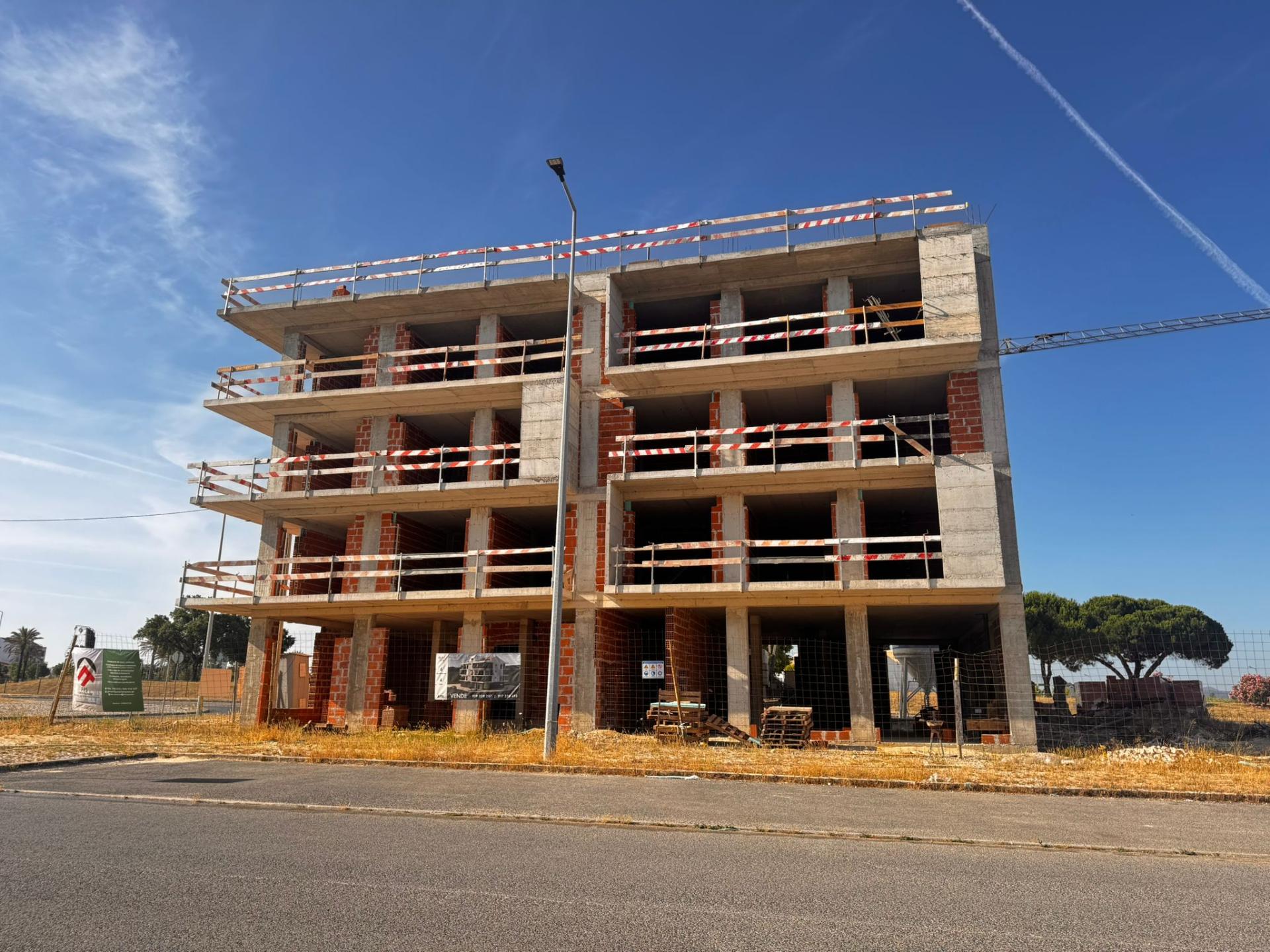 Apartamento T3, Novo, c/ parqueamento ,Pinhal Novo