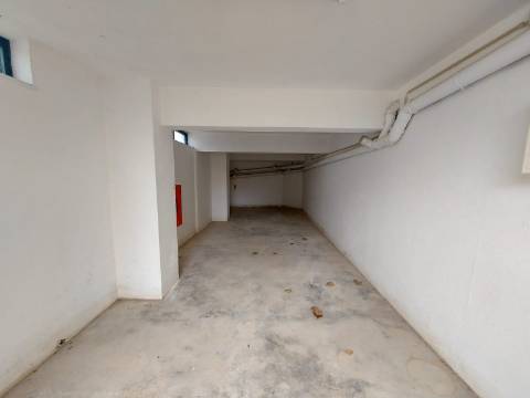 Garagem Urbisado, Setúbal