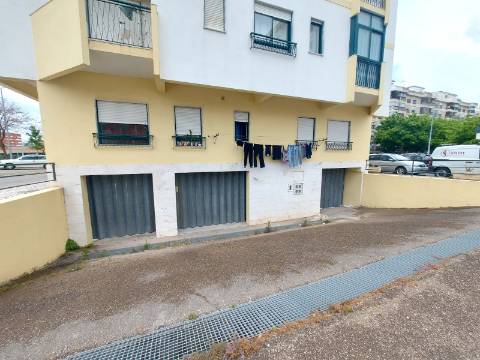 Garagem Urbisado, Setúbal