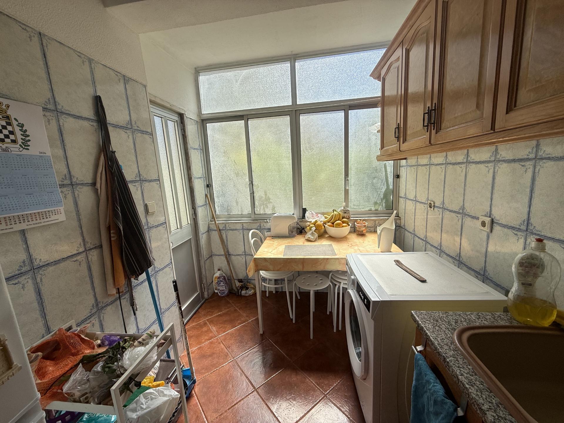 Apartamento T2 com logradouro, Liceu, Setúbal