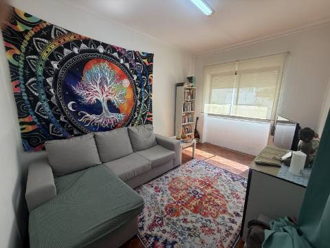 Apartamento T2 com logradouro, Liceu, Setúbal