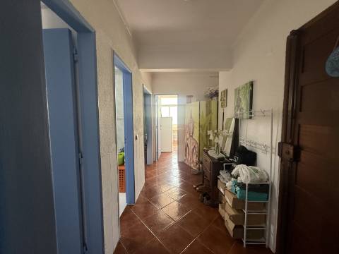 Apartamento T2 com logradouro, Liceu, Setúbal