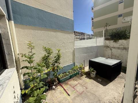 Apartamento T2 com logradouro, Liceu, Setúbal