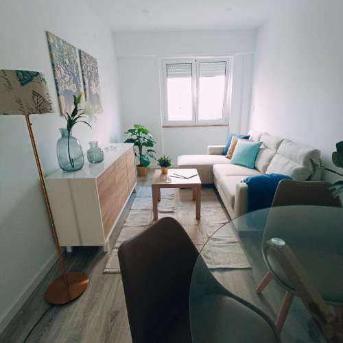 Apartamento T1+1 C/ Logradouro Benfica Lisboa