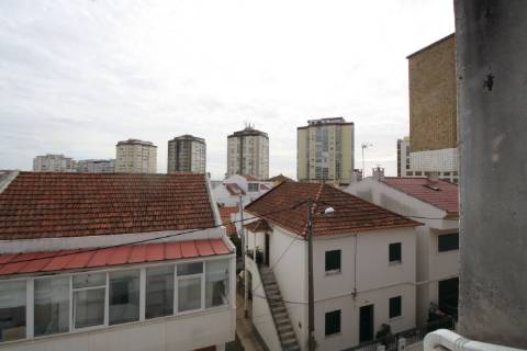Prédio na Costa de Caparica