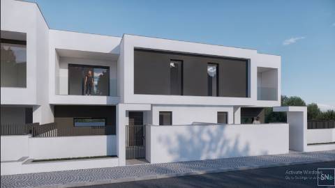 Moradia Geminada T4 Caparica Pera