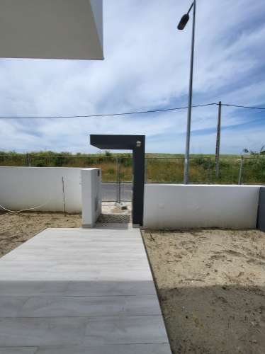 Moradia Geminada T4 Caparica Pera