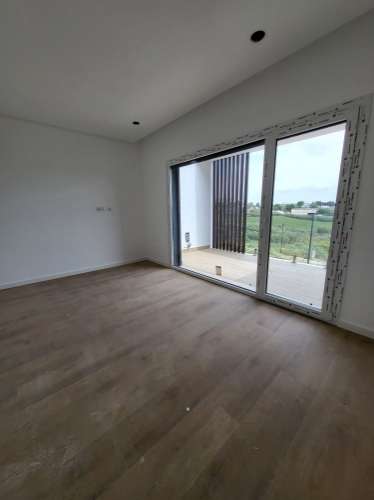 Moradia Geminada T4 Caparica Pera