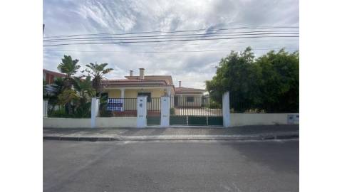 Moradia T5 Bi-Familiar Fernão Ferro