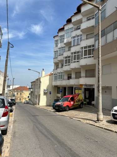 Loja 35m2 Almada
