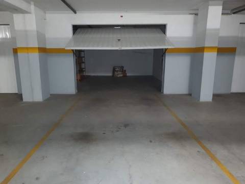 Apartamento T3 C Garagem e Parqueamento Pinhal Novo
