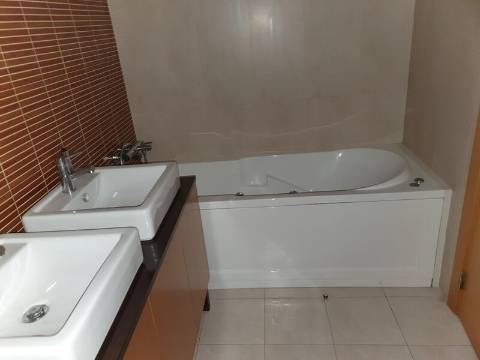 Apartamento T3 C Garagem e Parqueamento Pinhal Novo