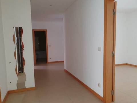 Apartamento T3 C Garagem e Parqueamento Pinhal Novo