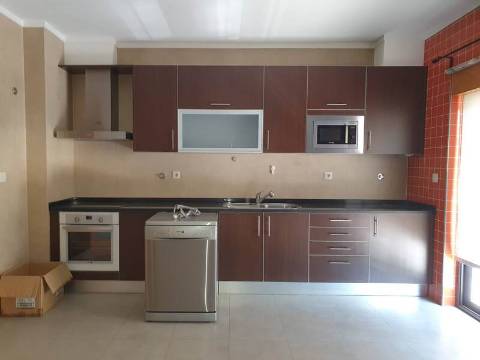 Apartamento T3 C Garagem e Parqueamento Pinhal Novo