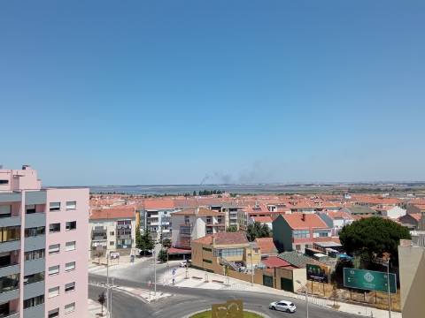 Apartamento T3 C Parqueamento Barreiro