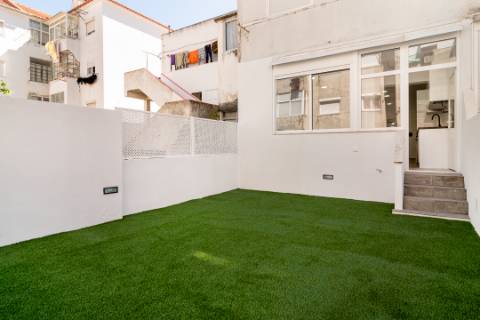 Apartamento T2 Quintal/Logradouro Almada