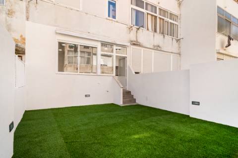Apartamento T2 Quintal/Logradouro Almada