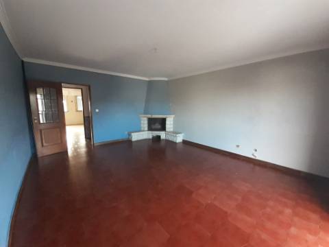 Apartamento T2 no Laranjeiro.
