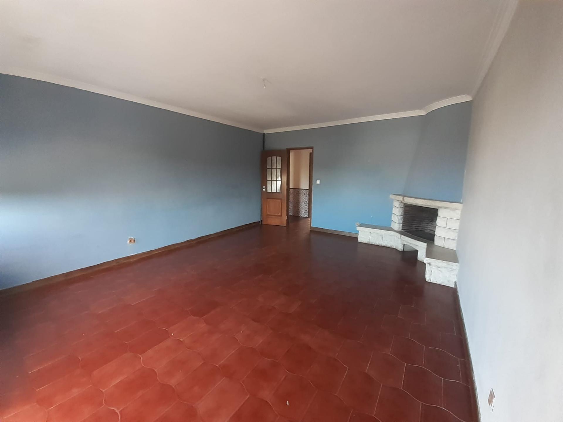 Apartamento T2 no Laranjeiro.