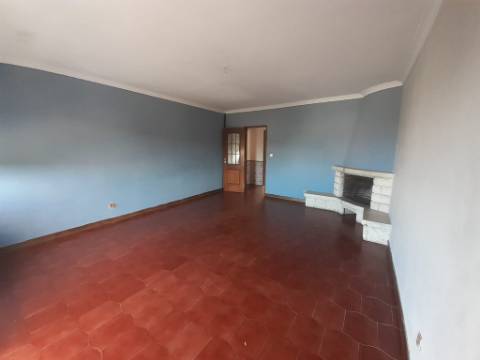 Apartamento T2 no Laranjeiro.