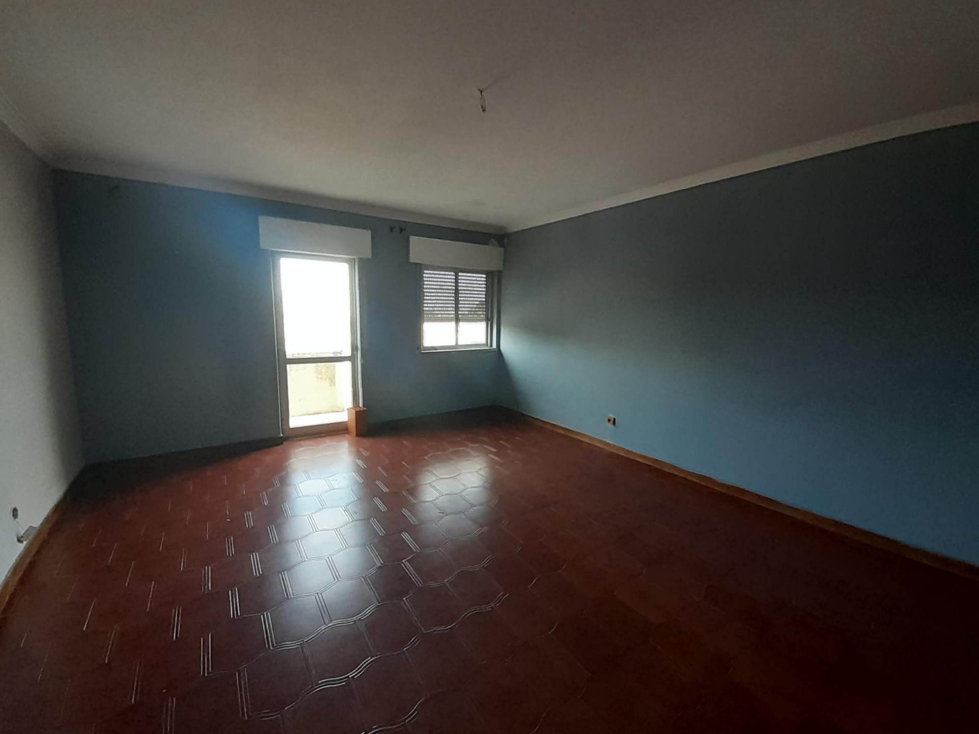 Apartamento T2 no Laranjeiro.