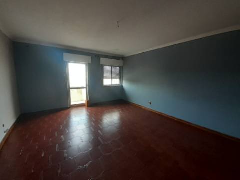 Apartamento T2 no Laranjeiro.