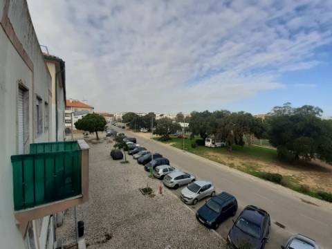 Apartamento T2 no Laranjeiro.