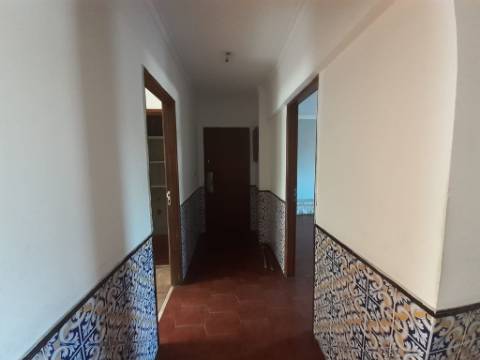 Apartamento T2 no Laranjeiro.