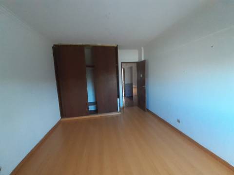 Apartamento T2 no Laranjeiro.