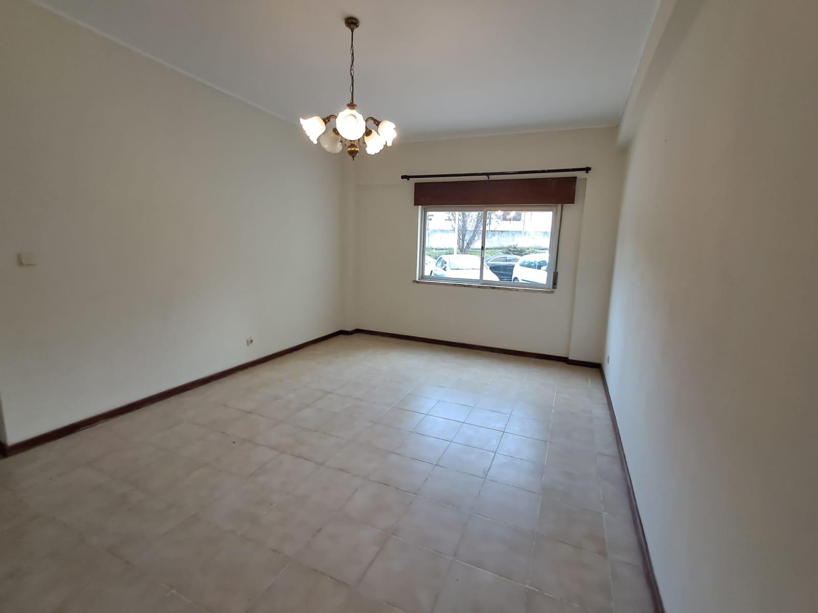 Apartamento T3 em Loures.