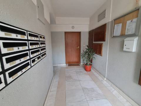 Apartamento T3 em Loures.