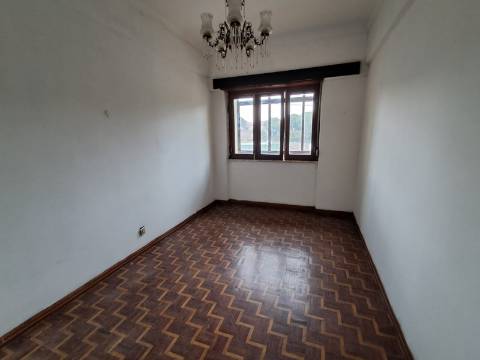 Apartamento T2 no Laranjeiro.