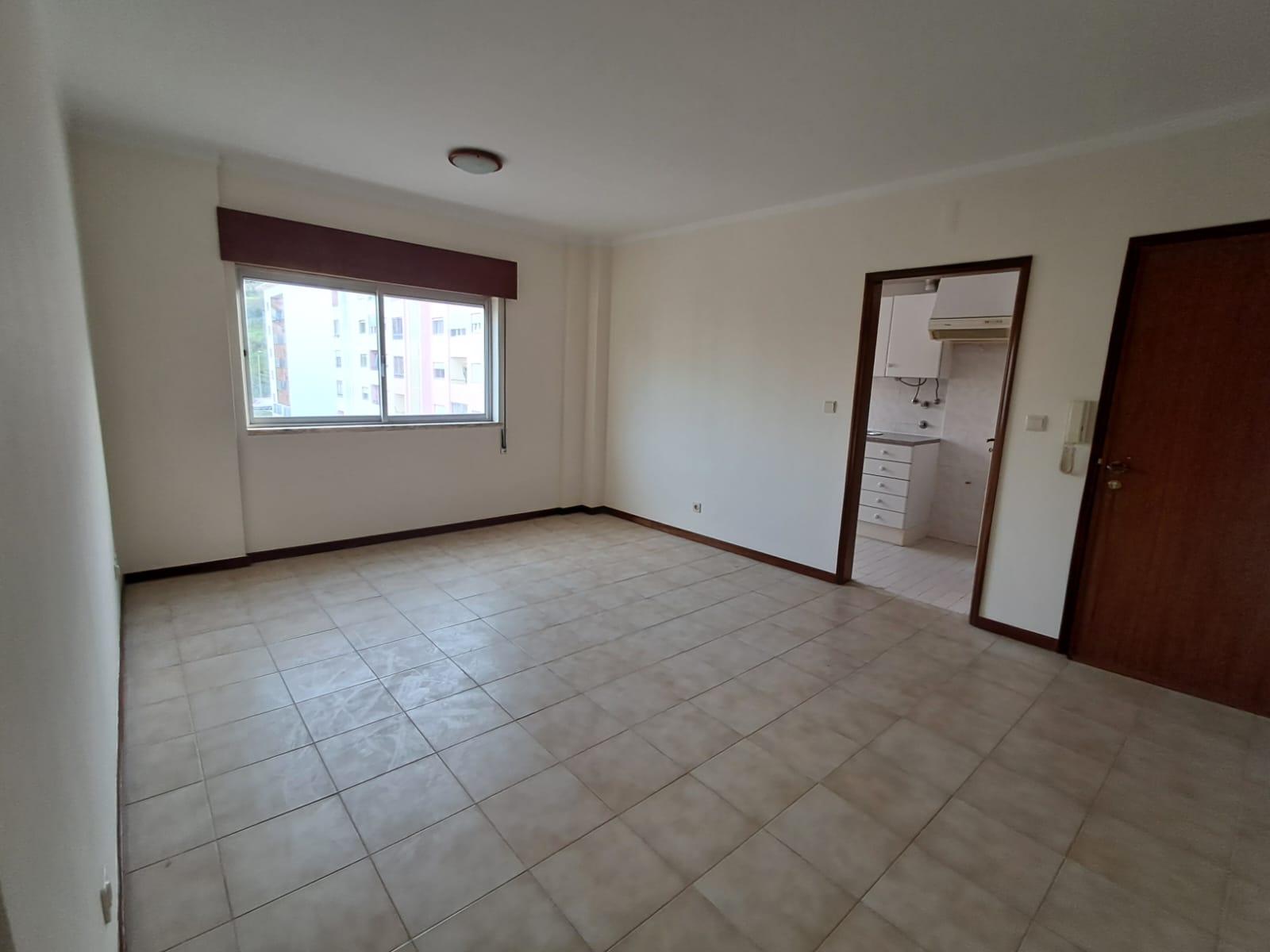 Apartamento T1 em Loures.