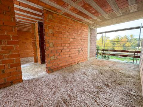 Moradia T4 de Luxo Isolada Disponível para Venda em Águeda