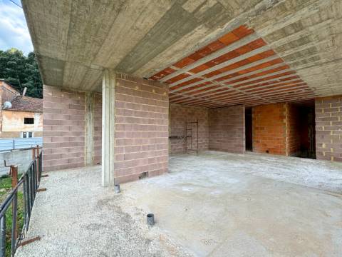 Moradia T4 de Luxo Isolada Disponível para Venda em Águeda