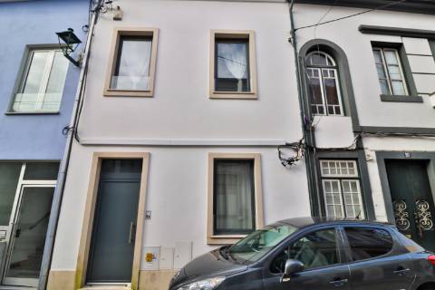 Prédio com 3 apartamentos independentes disponível para venda no centro de Águeda
