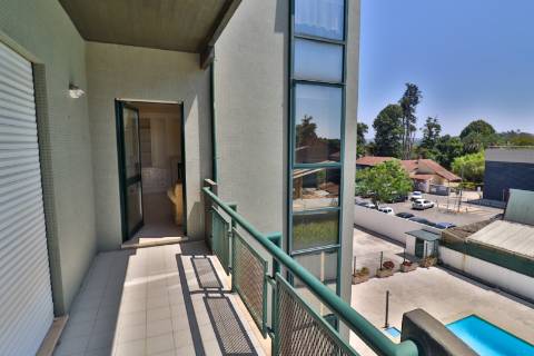 Apartamento T4 em condomínio fechado disponível para venda