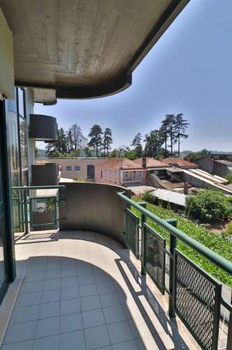 Apartamento T4 em condomínio fechado disponível para venda