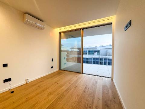 T3 Exclusivo no Último Piso com Terraço Panorâmico de 137 m² | Douro Atlântico III