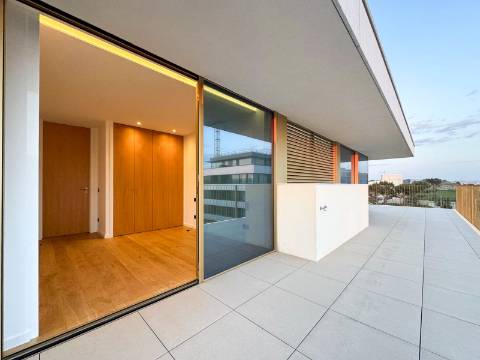 T3 Exclusivo no Último Piso com Terraço Panorâmico de 137 m² | Douro Atlântico III