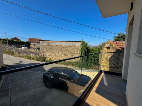 Apartamento recuperado com 2 quartos em Valongo do Vouga, Águeda para arrendamento