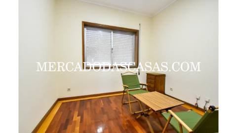 Apartamento T5 em Espinho 
 Apresentamos este...